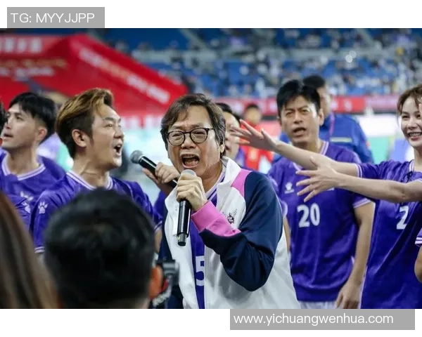 足球明星齐聚一堂的精彩合体照片展现球场魅力与友谊的瞬间